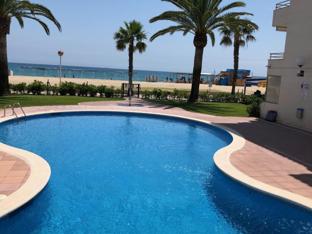 קמברילס Apartaments Colibri מראה חיצוני תמונה