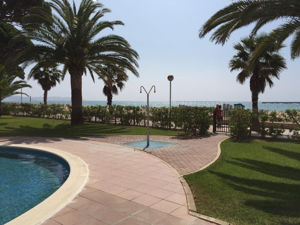 קמברילס Apartaments Colibri מראה חיצוני תמונה